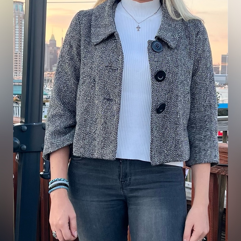 Women’s Cropped Jacket, Herringbone Pattern and 3/4 Sleeve - Picture 2 of 8